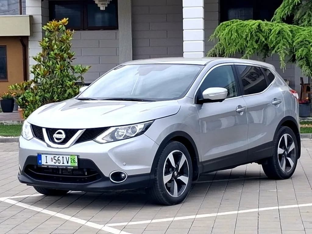 Nissan qashqai Automat 1.6 diesel 131 cp euro 6 2017 camere 360 navigatie